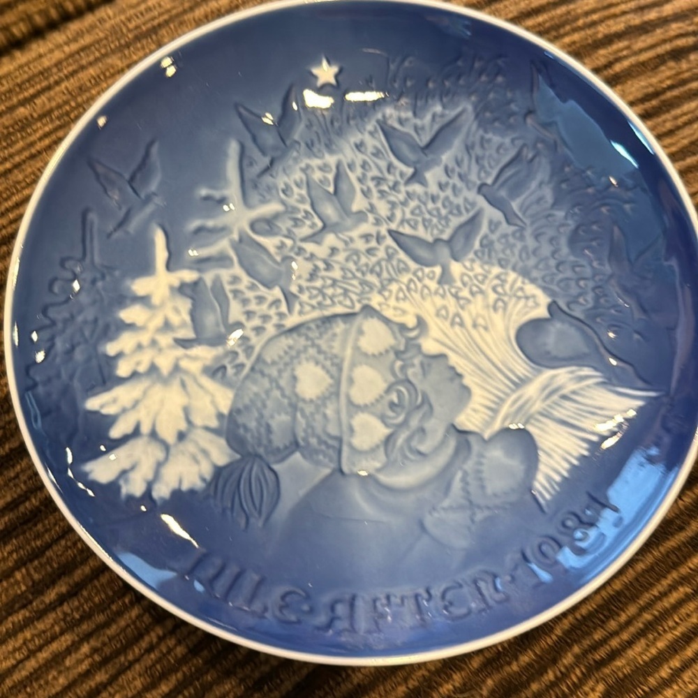 Bing and Grondahl 1981 Christmas Plate  “Christmas Peace”